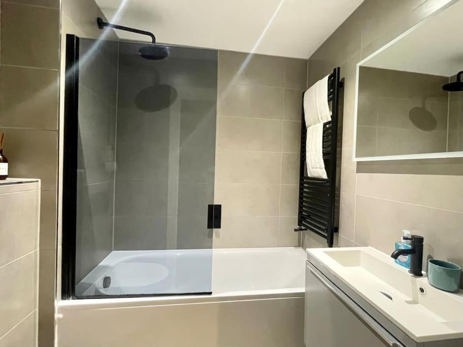 Anchors Away Apartment Пул Екстериор снимка