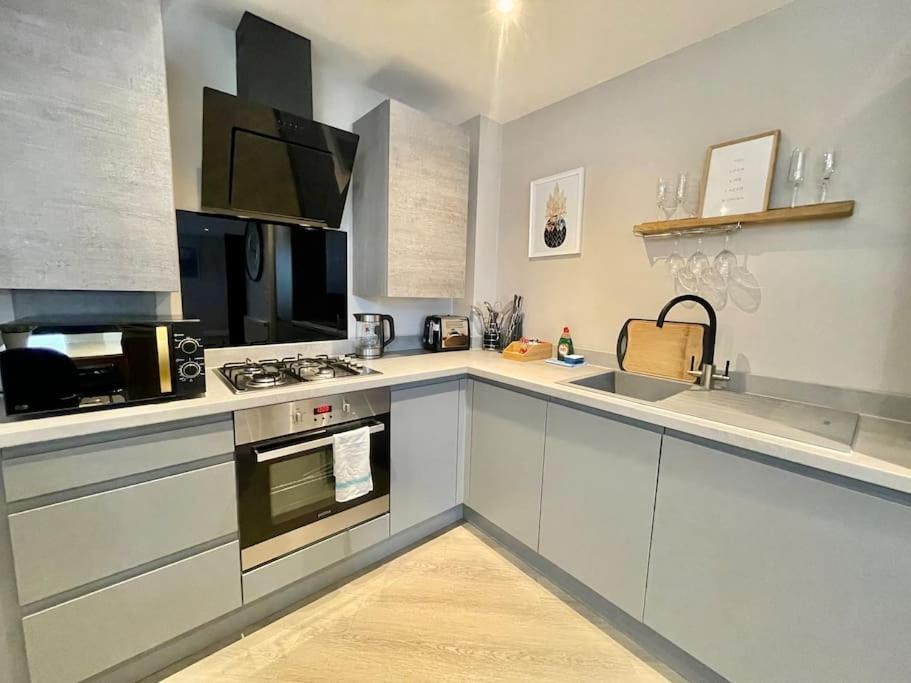 Anchors Away Apartment Пул Екстериор снимка